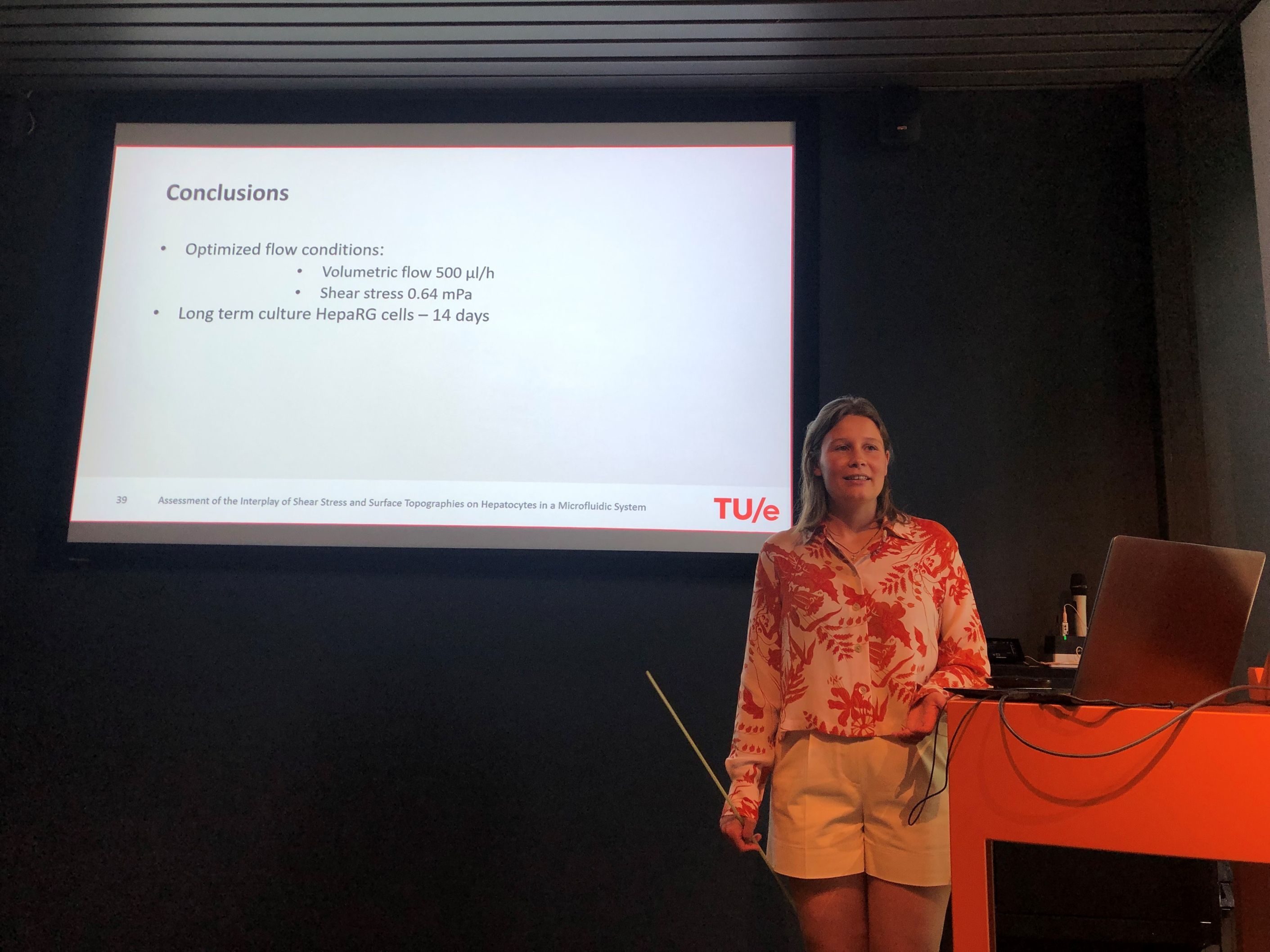 Minne successfully defends her M.Sc. thesis.